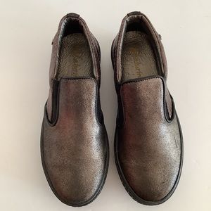 Naturino girls chunky step in leather sneaker. NWB size 10